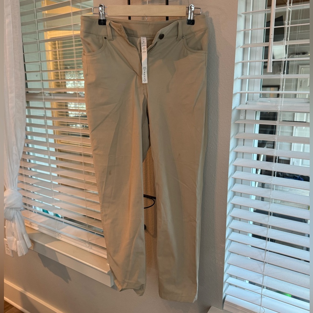 Lululemon pants size 6